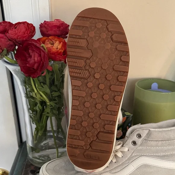 Vans 9.5 White High-Top Sneakers - Picture 3 of 3